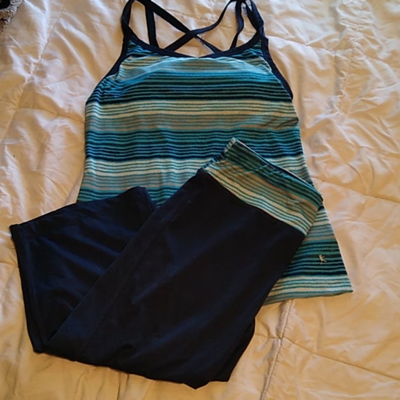 Yoga set - Picture 1 of 3